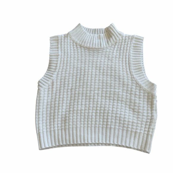 Princess Polly Sweaters - Princess Polly cream Sweater vest size medium